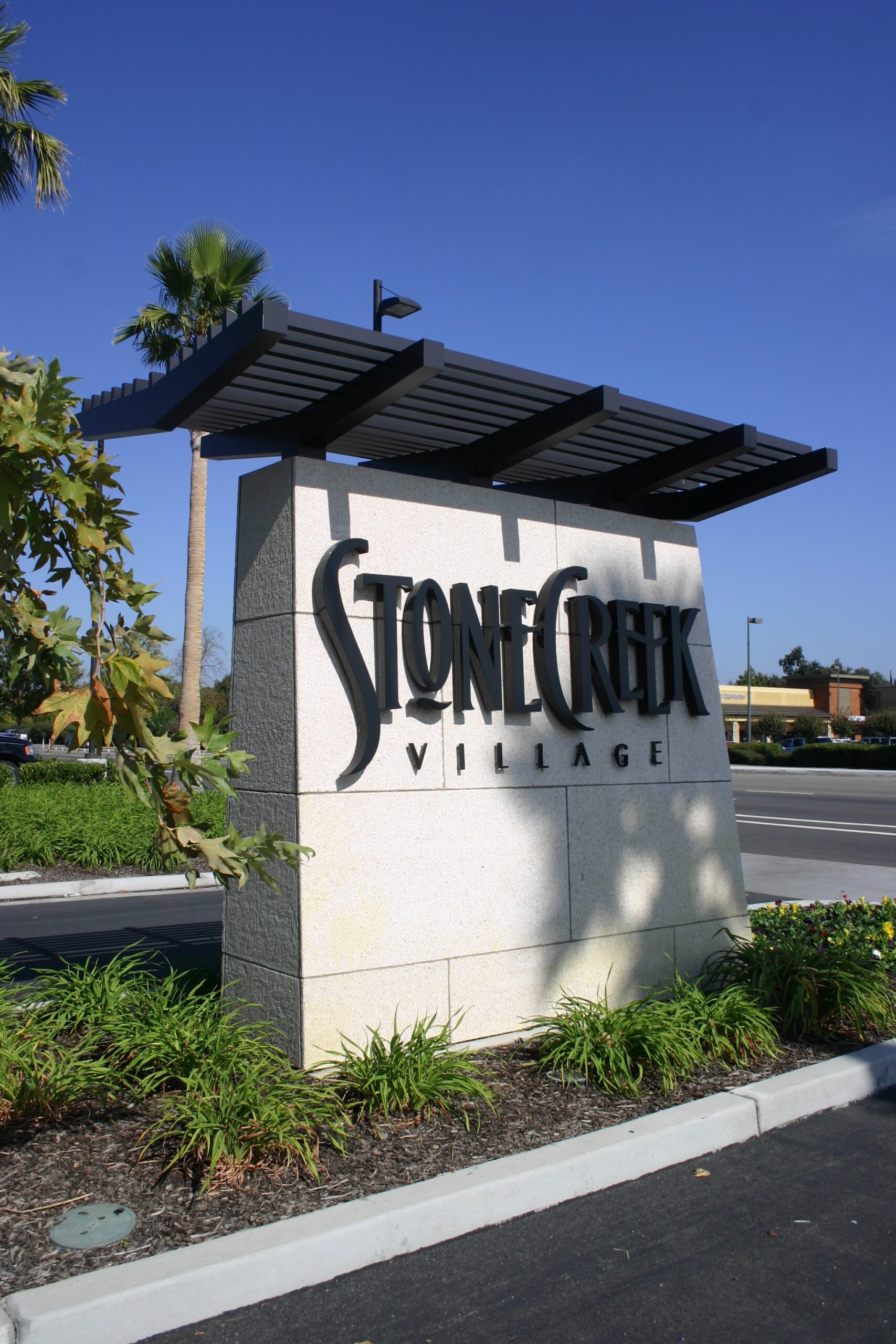 Arrow Sign - Stone Creek Village 5