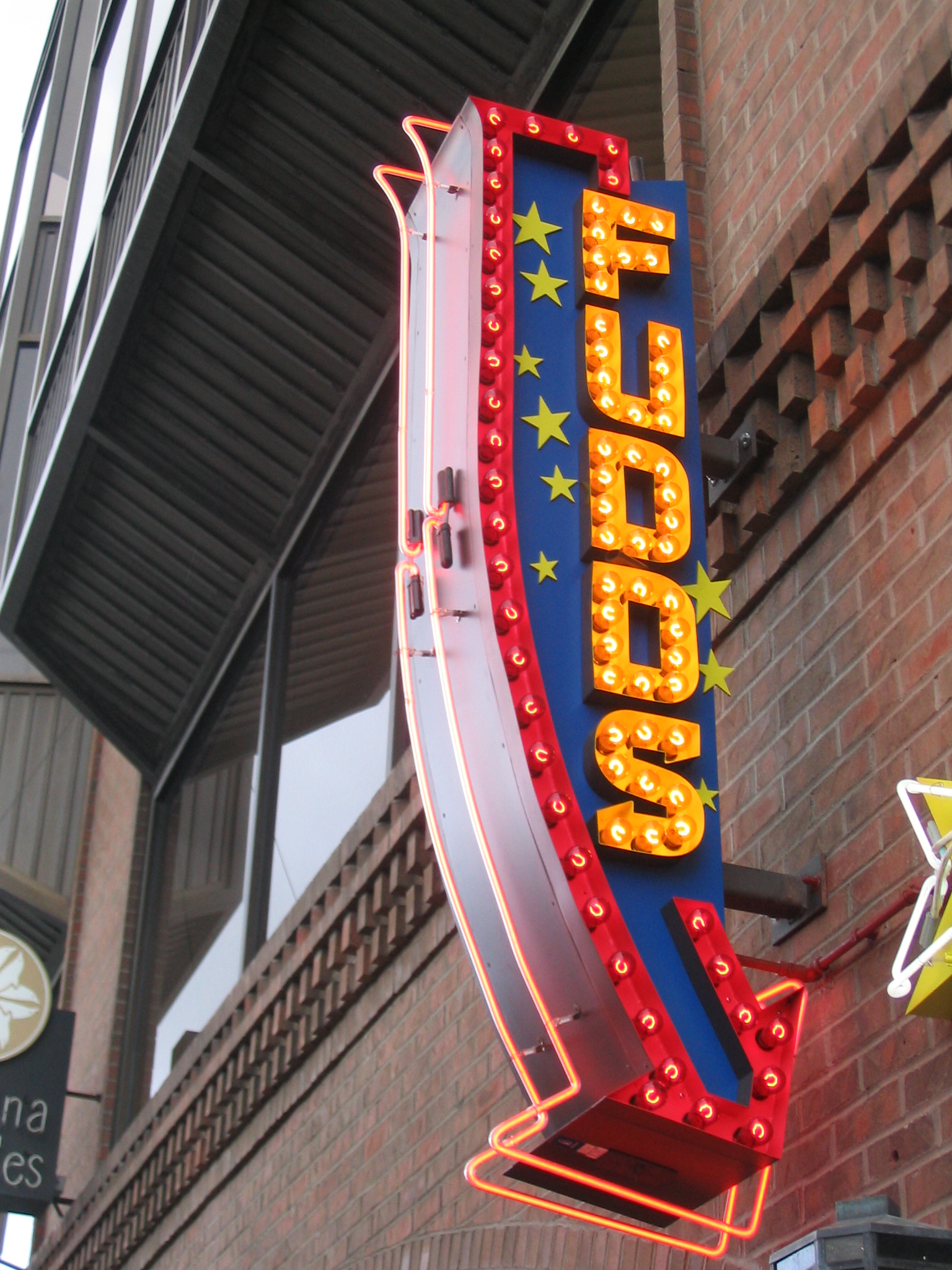 Fuddruckers Blade